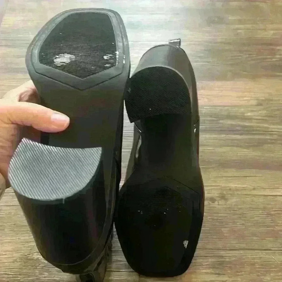 Steve Madden Black Patent Leather Chelsea Boot - Picture 11 of 11